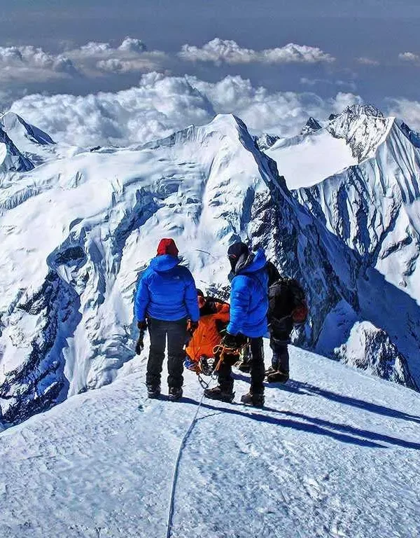 peak-climbing-thumb