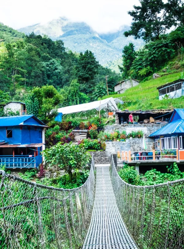 suspension-metal-bridge-in-annapurna-trekking-road