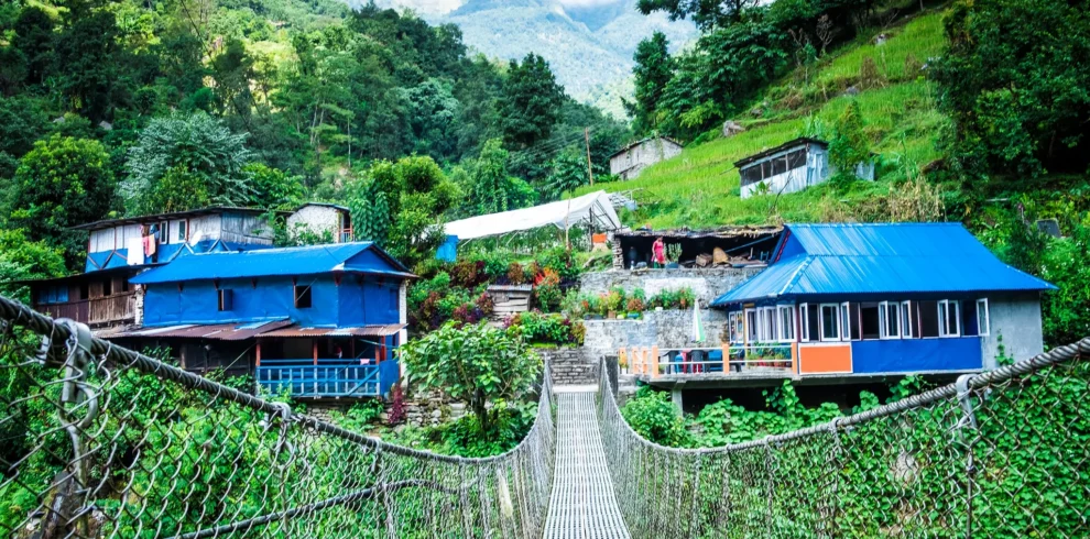 suspension-metal-bridge-in-annapurna-trekking-road